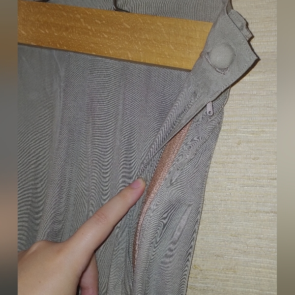 Express Grey A-Line Skirt ( 7) - Picture 5 of 11